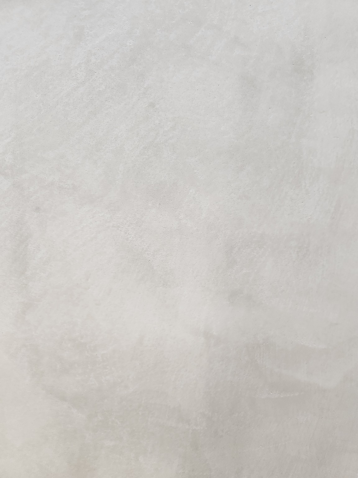 Marmorino Carrara hand-applied sample board: Light, subtle movement.